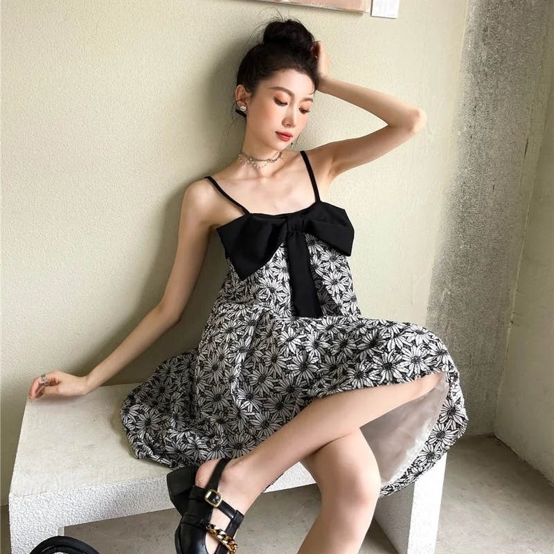 

Korejepo Women Spaghetti Strap Dress 2021 Summer French Retro Sweet Bowknot Floral Print Stitching Temperament Strapless Dress