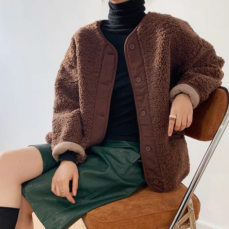 Женская короткая куртка из овечьей шерсти с круглым вырезом и длинным