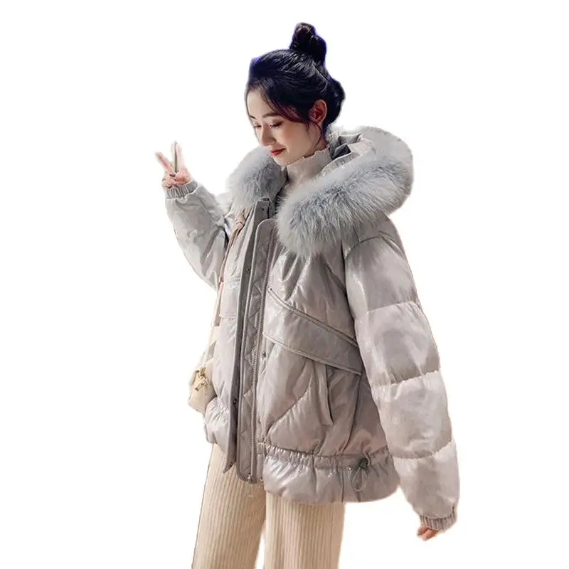 

Женская зимняя парка на белом утином пуху с капюшоном и меховым воротником