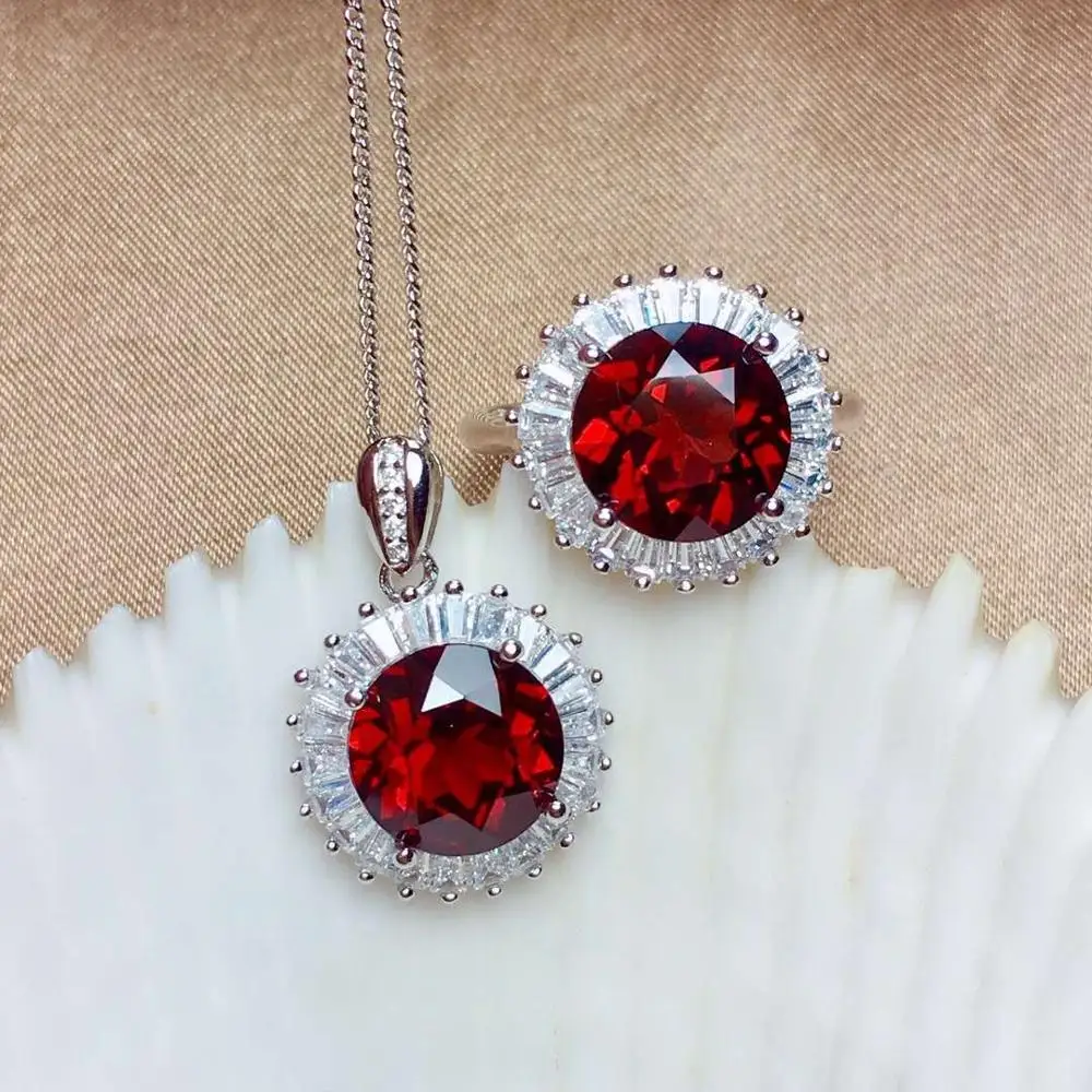 Кольцо и ожерелье из серебра 925 пробы с красным гранатом