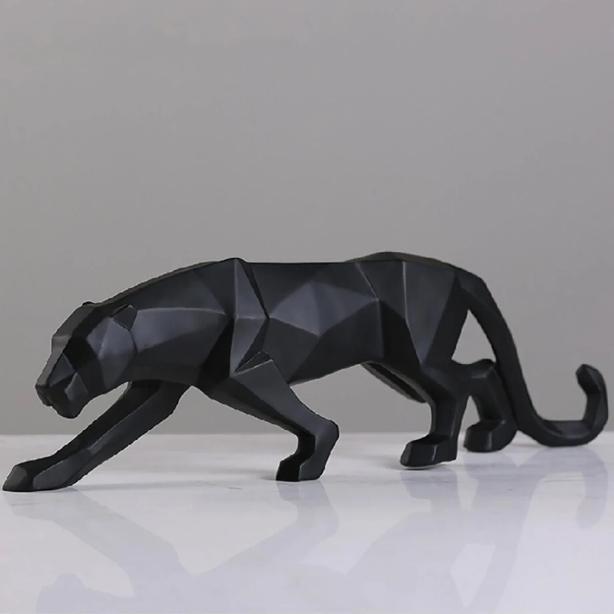 

New 2021 Leopard Statue Figurine Modern Abstract Geometric Style Resin Panther Animal Large Ornament Home Decoration Accessories