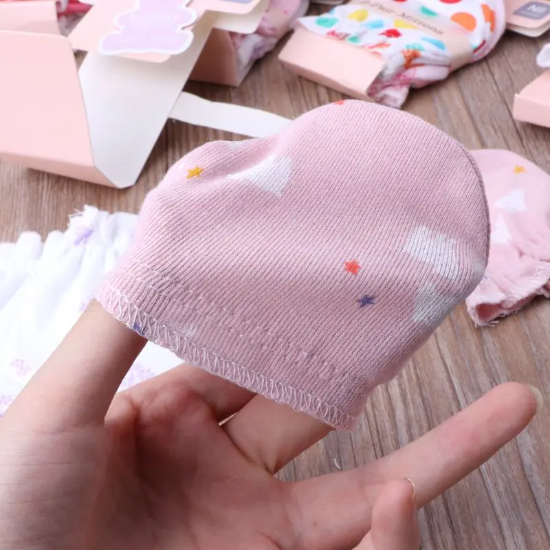 

2Pairs Fashion Baby Anti Scratching Gloves Newborn Protection Face Cotton Scratch Mittens