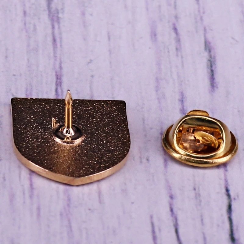 Креативная эмалированная брошь в виде рыцарей темпларов крестовиков|Броши| |