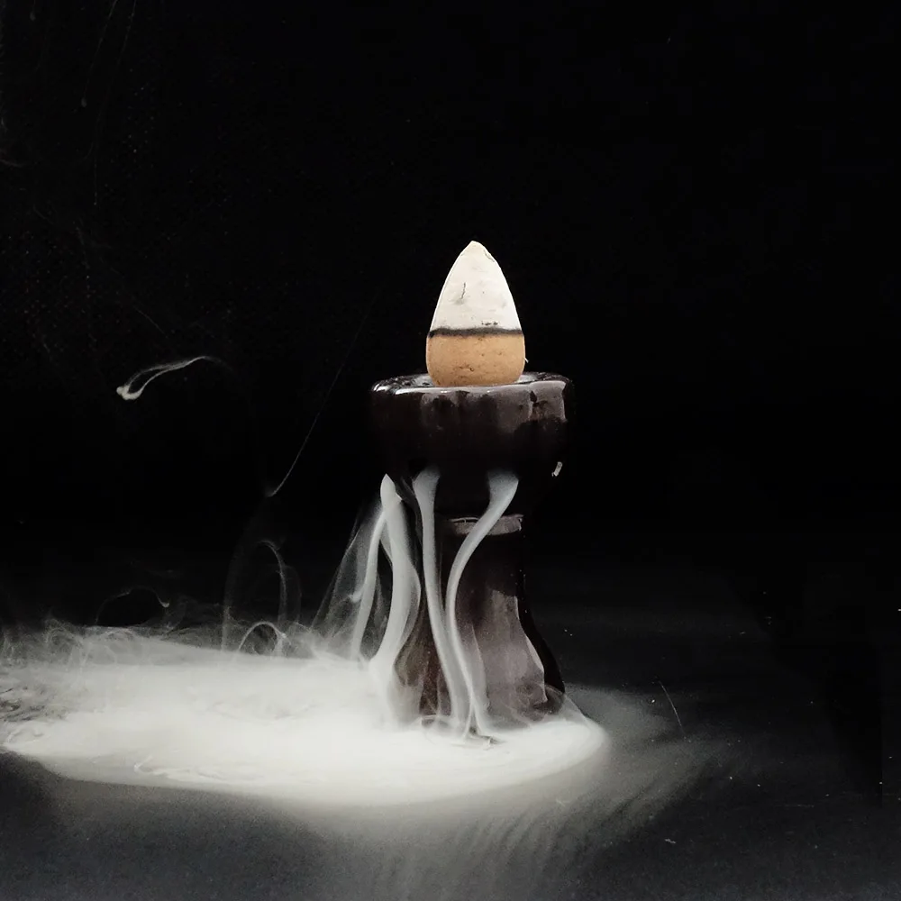 Задний поток сандалового дерева ладан водопад конусы качество аромат приятный