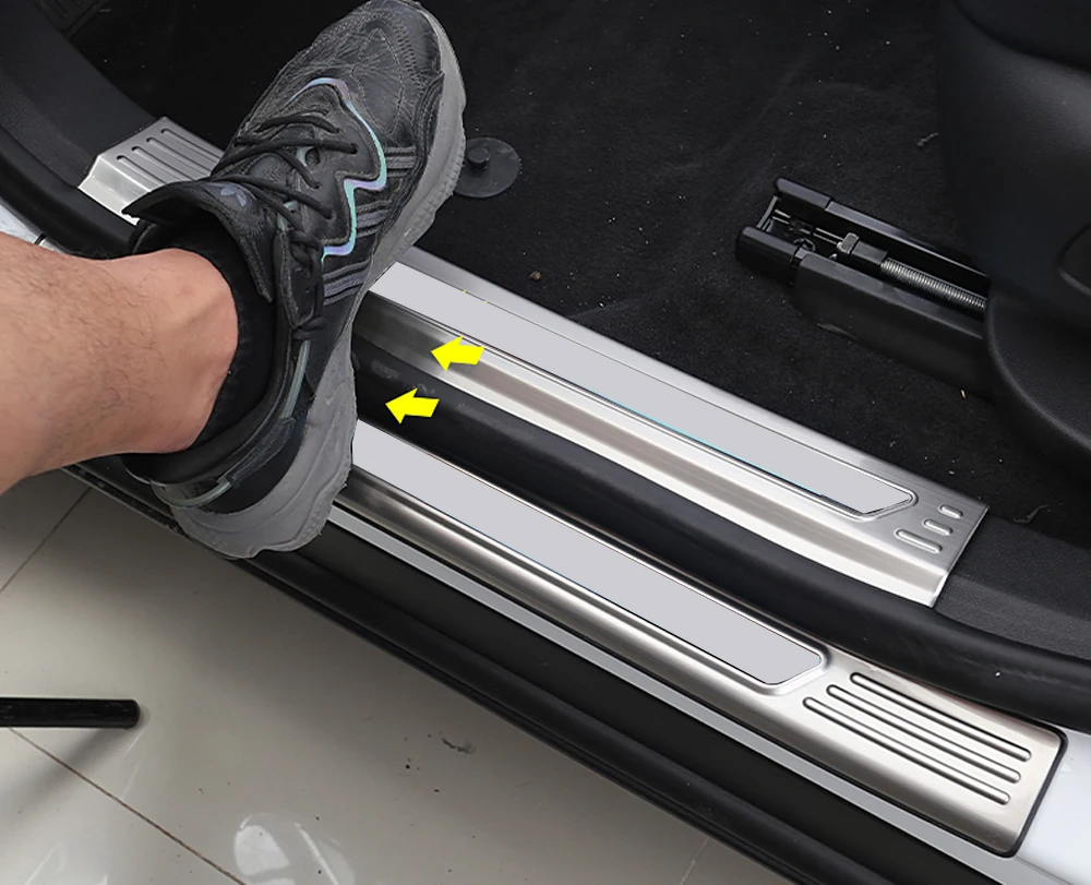 

Car Accessories Stainless Steel Outer&Inner Door Sill Scuff Foot Plate Threshold Cover Trim for Chevrolet Chevy Blazer 2019 2020