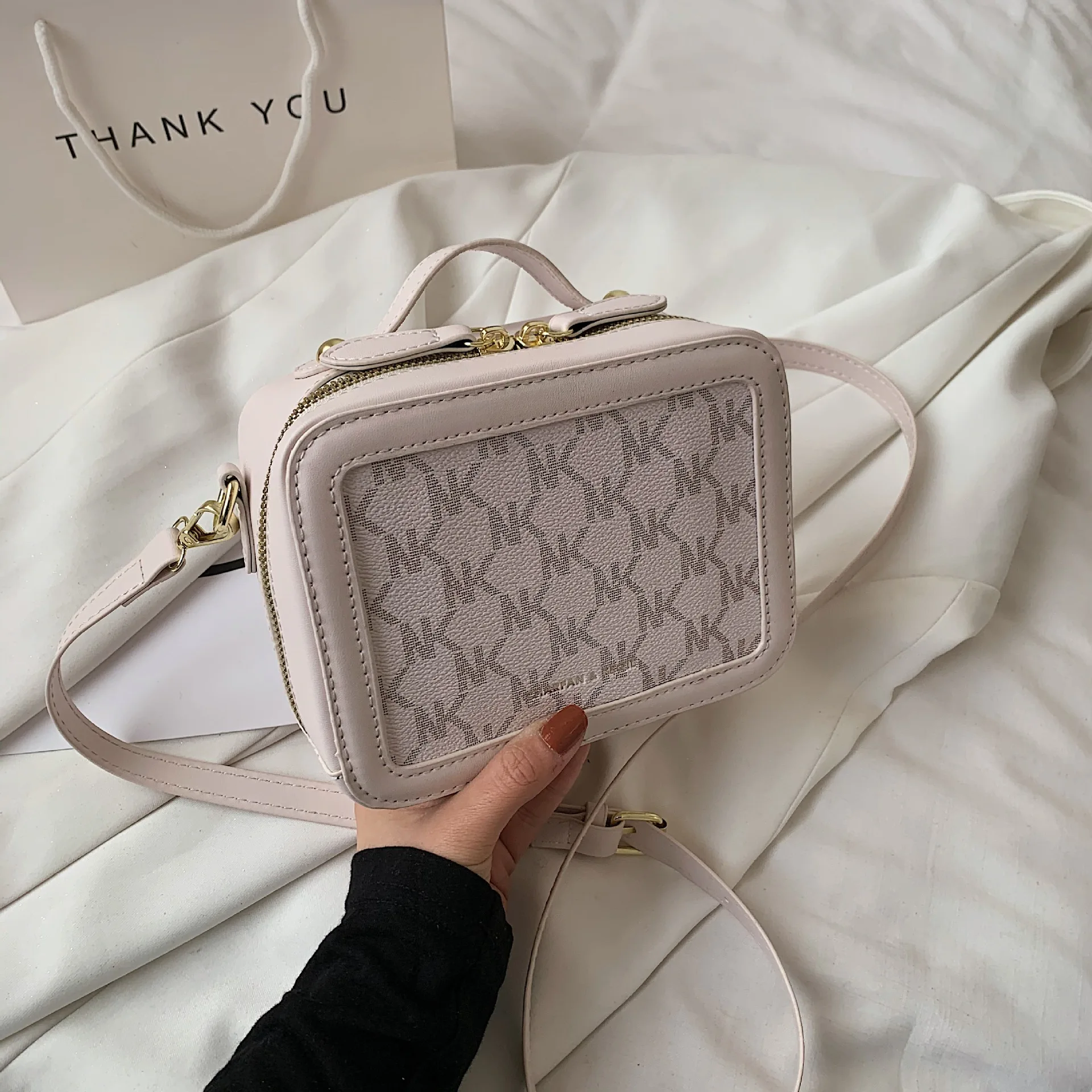 

2021 New Summer High-Level Sense Of Simple Letter Printing Personality Small Square Section Women'S Shoulder Crossbody Handbag