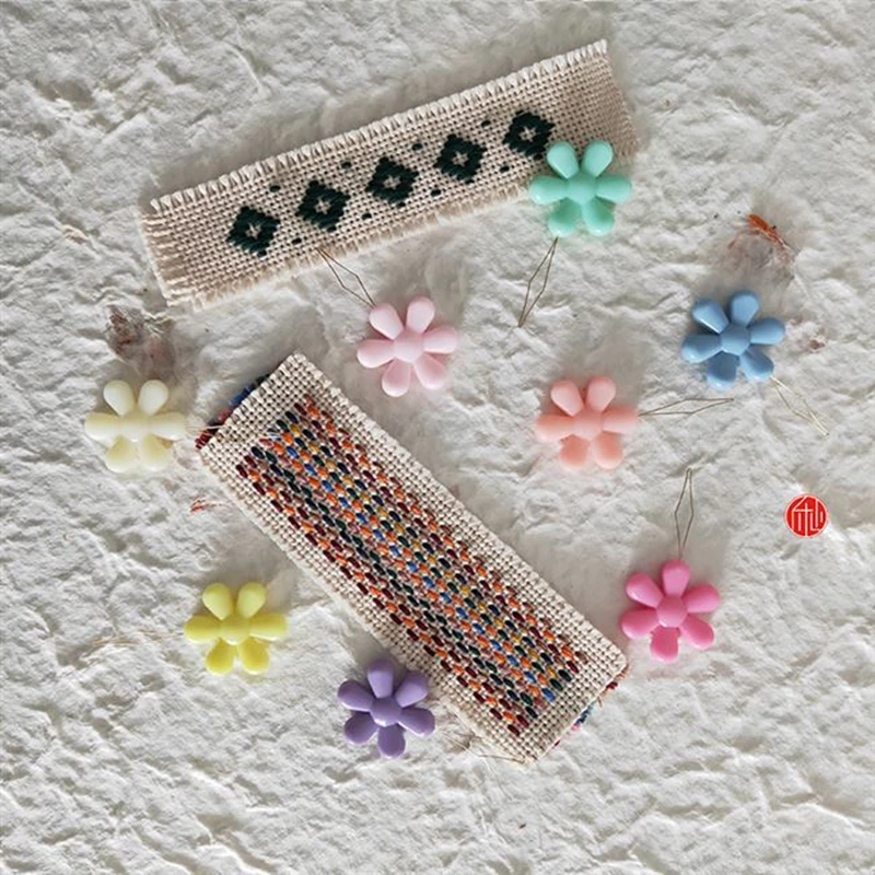 

10Pcs Elderly Easy Sewing Needle Device Threader Thread Guide Tool Garment Sewing Needlework Flower Shape Threader