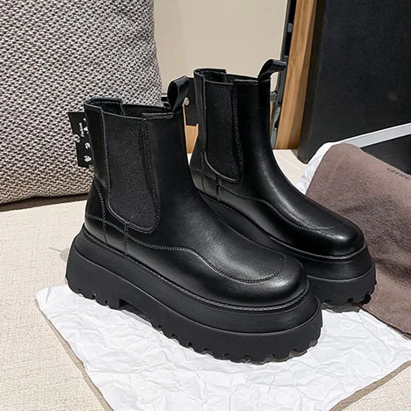 

2020 Newest Platform Boots Woman Round Toe Black Soft Real Leather Wedges Botas De Mujer Fashion Chelsea Boots