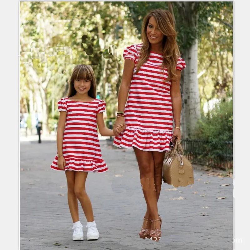 Модные летние платья с коротким рукавом для женщин и детей Красные Полосатые