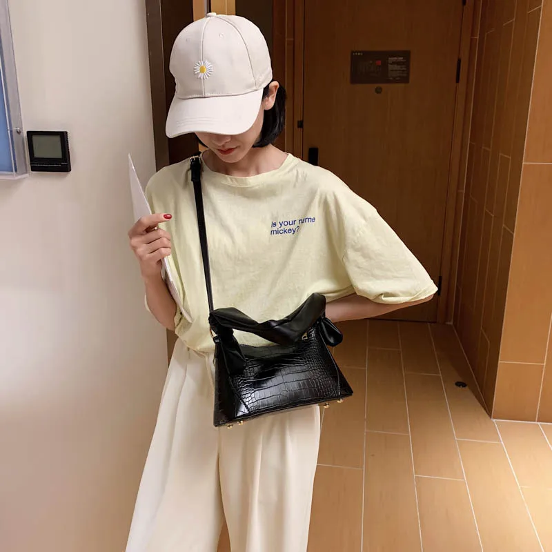 

Alligator Pattern Crossbody Bag For Women 2020 Simple Brief PU Leather Handbags and Purses Retro Solid Color Daily Shoulder Bag