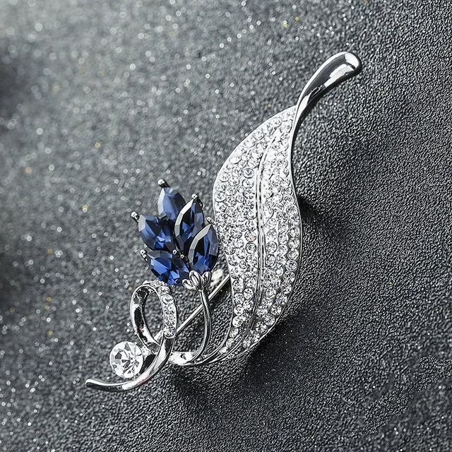 

Trendy Female Blue White Zircon Brooch Charm Gold Silver Color Jewelry Brooches For Women Cute Flower Pin Dress Coat Accessories