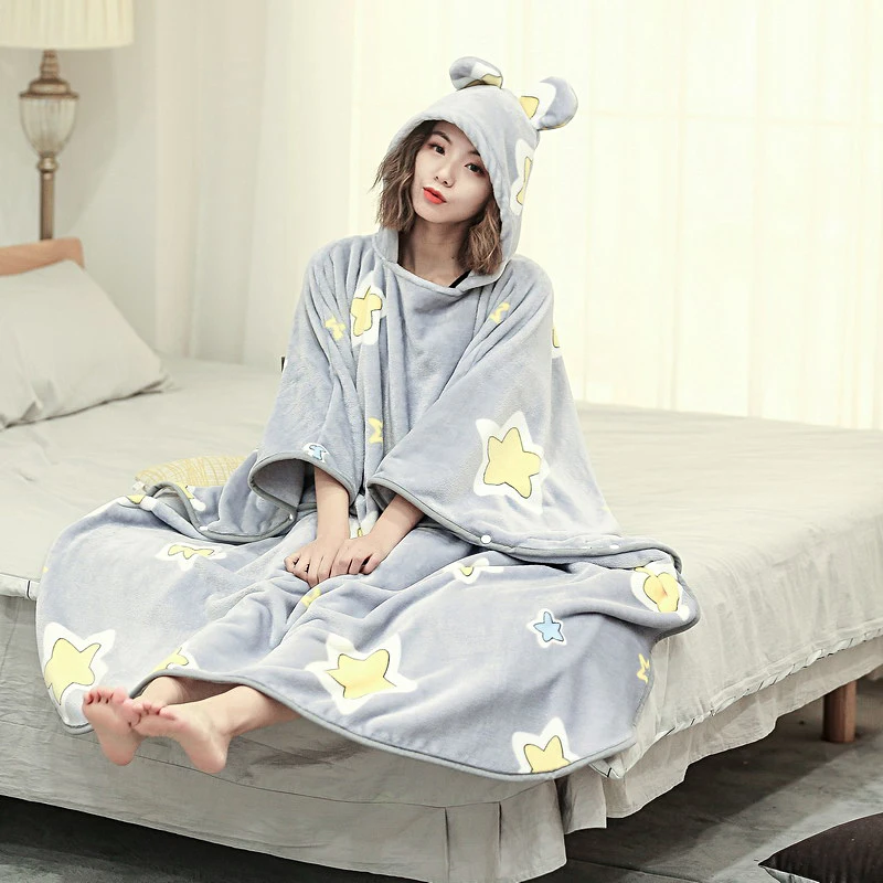 Мягкое одеяло длинное Коралловое Флисовое для взрослых детское с рукавами