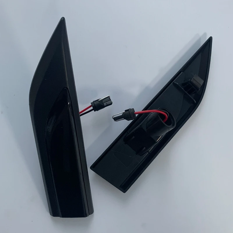 

2Pcs Car Side Marker Light Led Turn Signal Light Blinker for Caddy Mk4 2015-2019