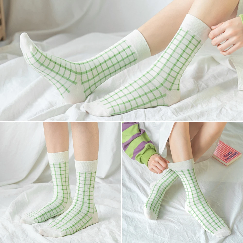 

Casual Socks Mid-calf Length Socks Fashion Soft Cotton Socks for Girls Winter Thick Warm Cotton Socks Ladies Gifts