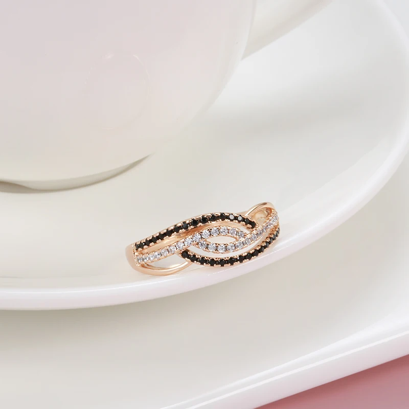 Кольцо женское из розового золота 585 пробы с фианитом | Украшения и аксессуары