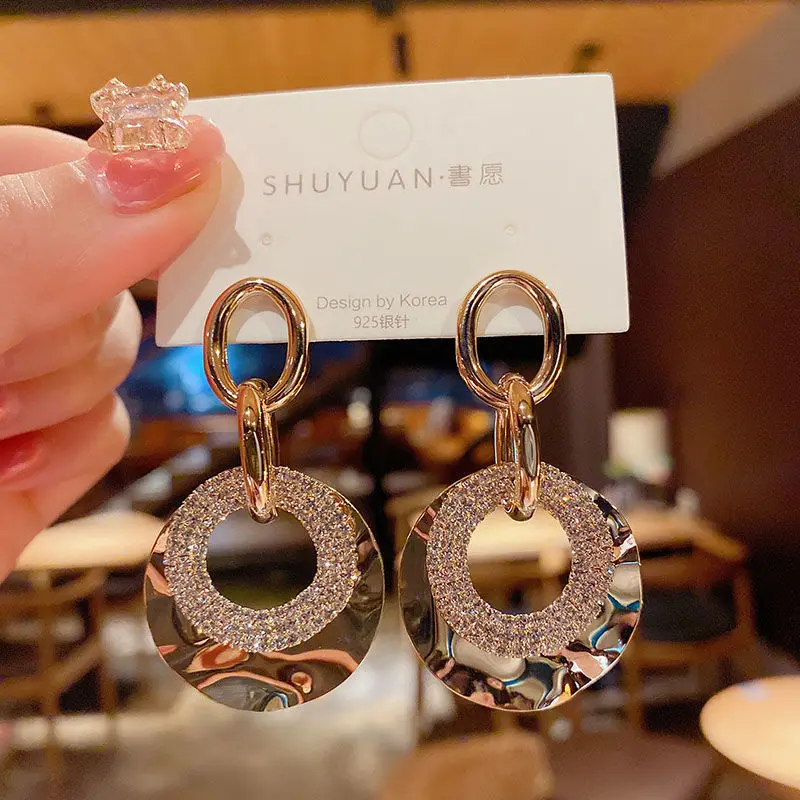 

South Korea dongdamen advanced cold wind Earrings 2020 new fashion style exaggerated silver needle earrings