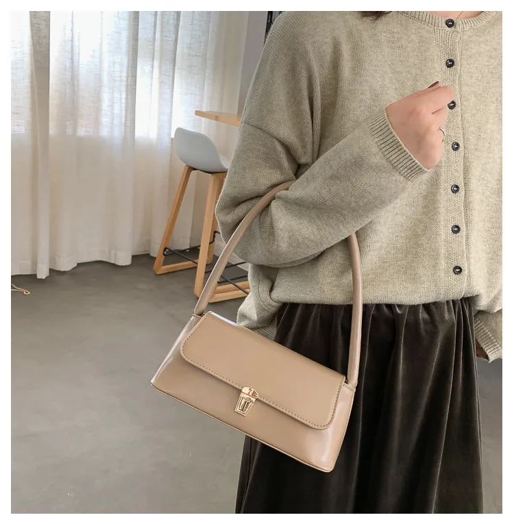 

New 2020 female bag French bag fashion retro armpit bag wild atmosphere portable temperament shoulder bag