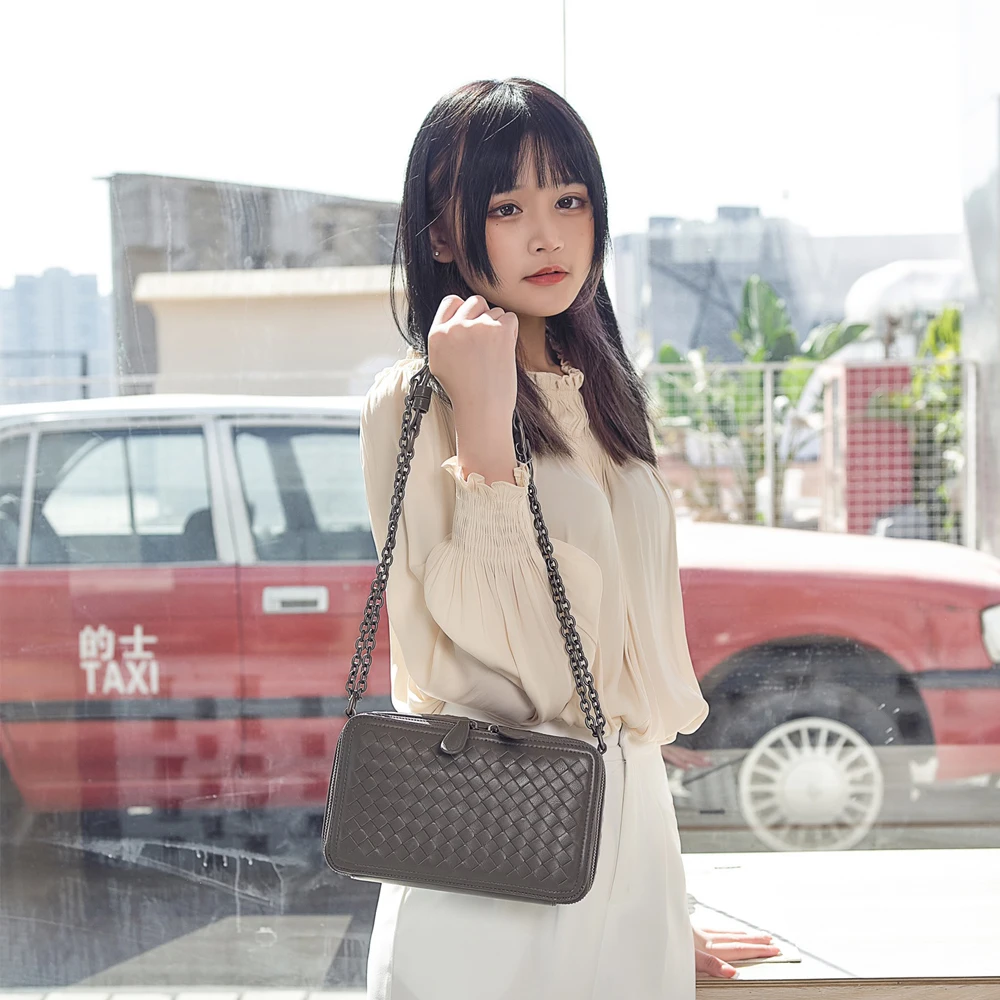 

Сумка женская с двойной молнией, модный роскошный саквояж из натуральной овечьей кожи на ремне, дикая дизайнерская сумочка через плечо с ре...