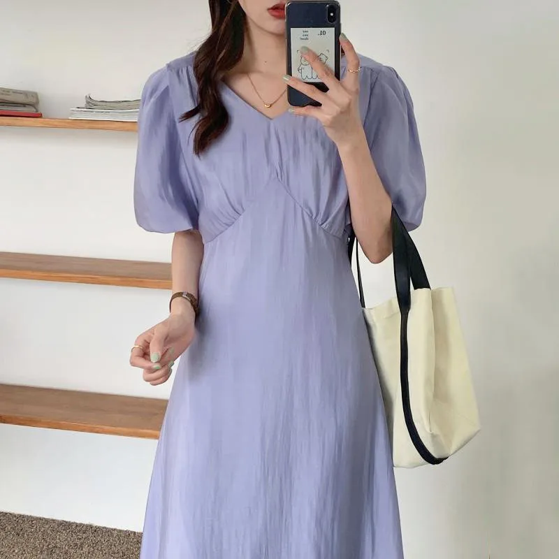 

Новинка корейский шикарный женский наряд Лето 2021 французское нежное платье средней длины с V-образным вырезом с пышными рукавами цельнокро...