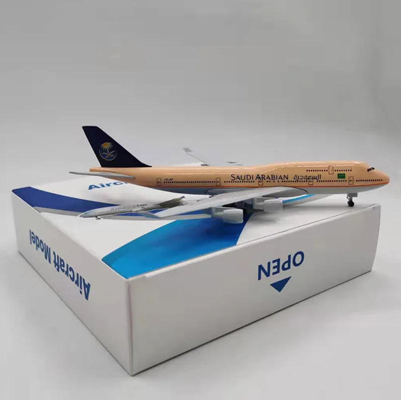 1/400 весы 20 см Boeing 747 B747 модель SAUDI ARABIAN AIRLINES w Базовая посадочная Шестерня сплав