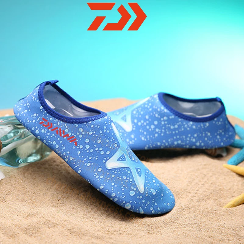 

New Daiwa Fishing Water Shoes Men Beach Outdoor Wading Shoes Climbing Shoes Surf Woman Quick-Drying Dawa Fishing Shoes Size35-46
