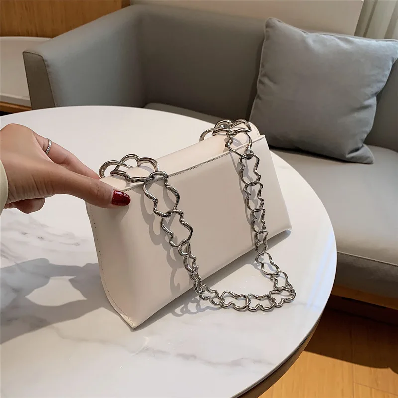 

Сумка через плечо, квадратная, с цепочкой, 2020