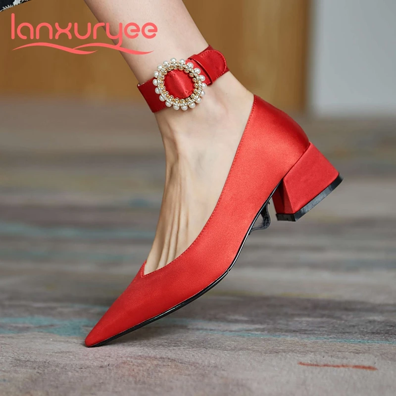 

Lanxuryee silk pointed toe med heel pearl decoration wedding shoe French romantic beauty lady evening party sexy women pumps L13