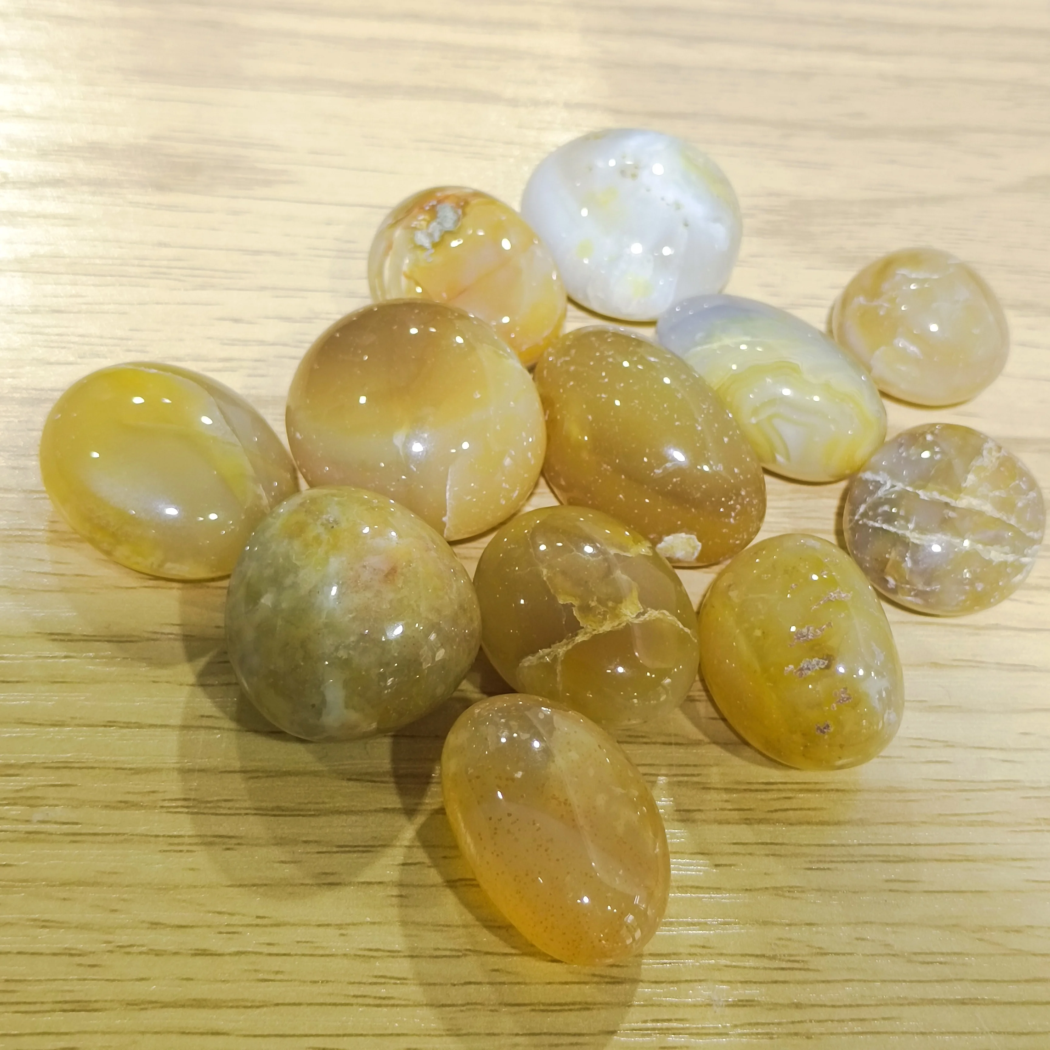 

100g Natural irregular Yellow Persian Gulf agates polishing loose beads