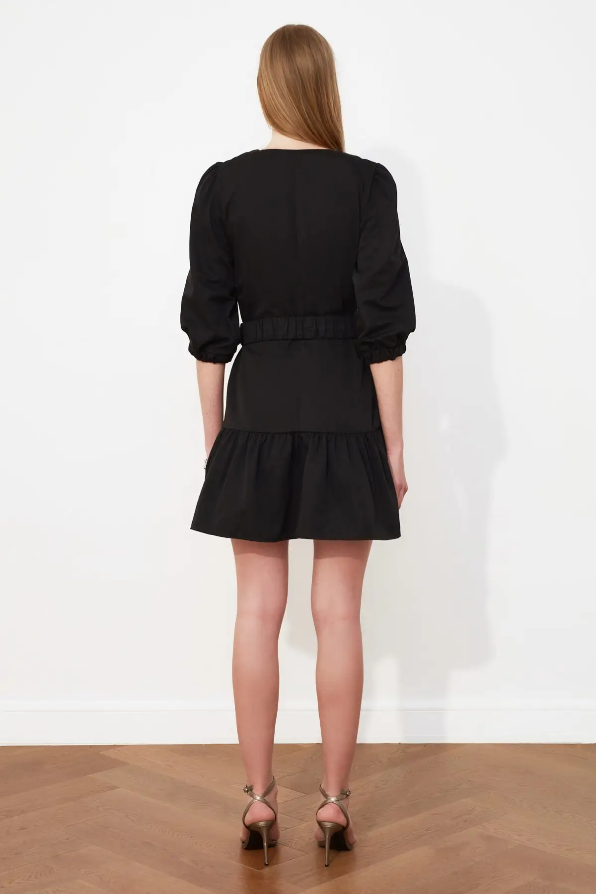 

Trendyol V Collar Flounces Dress TWOSS21EL0329