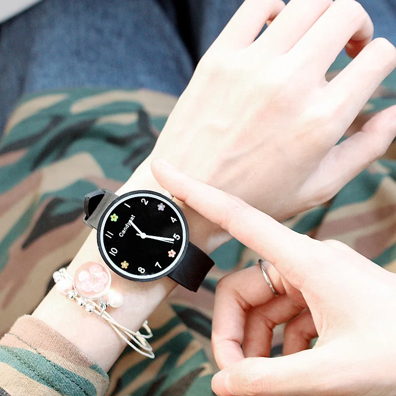 Новинка 2020 маленькие и свежие универсальные часы с взрывным цветком вишни