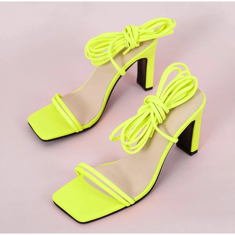 

2021 Summer New Women Sandals Narrow Band Vintage Square Toe Open Toes High Heels Cross Strap Ladies Sexy Wedding Party Shoes