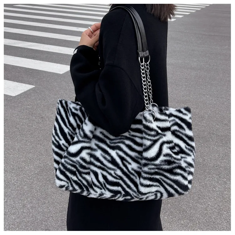 

Autumn And Winter 2022 Zebra Large Capacity Tote Bag Plush Woman Chain Large Handbag Double Shoulder Strap Shoulder Bag Lady