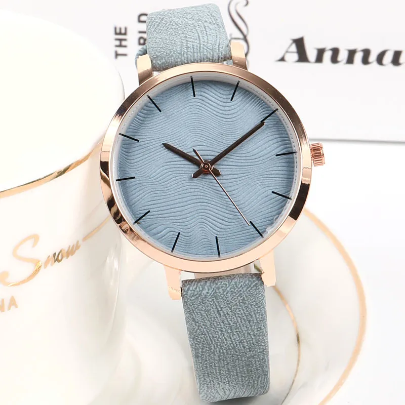 

Женские часы с кожаным ремешком, креативный изогнутый дизайн, Кварцевые аналоговые наручные часы, 2019