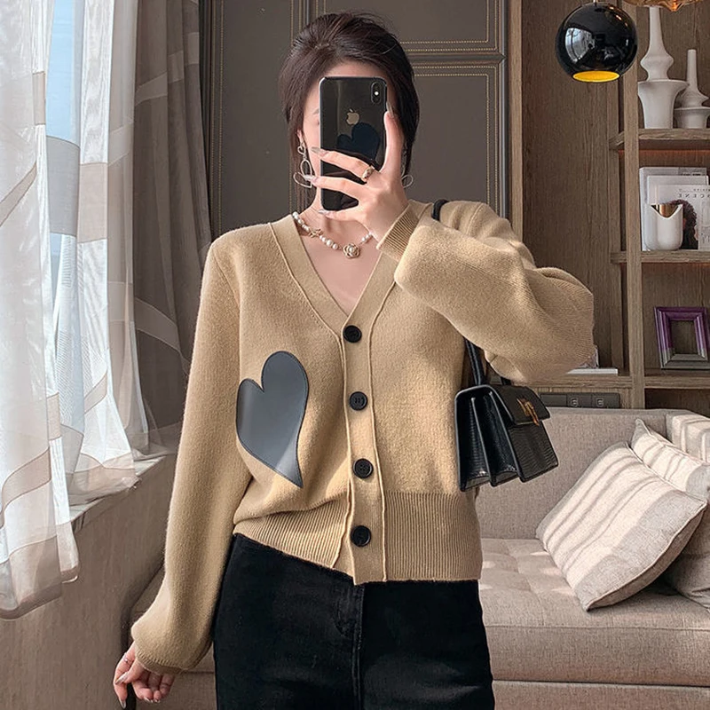 

New Cardigan Women Sweater Autumn Love Print V-Neck Loose Solid Korean Soft Single Breasted Knitted Chic Elegant Sweaters Ladies