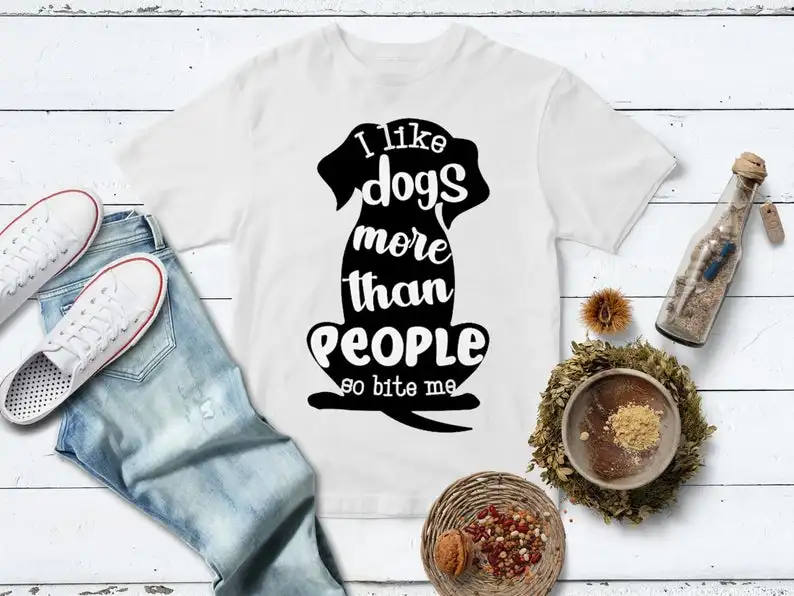 Женская футболка с коротким рукавом надписью I Like Dogs More Than People|Футболки| |