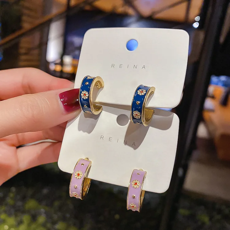 Женские маленькие серьги-кольца с эмалью винтажные эмалированные серьги в