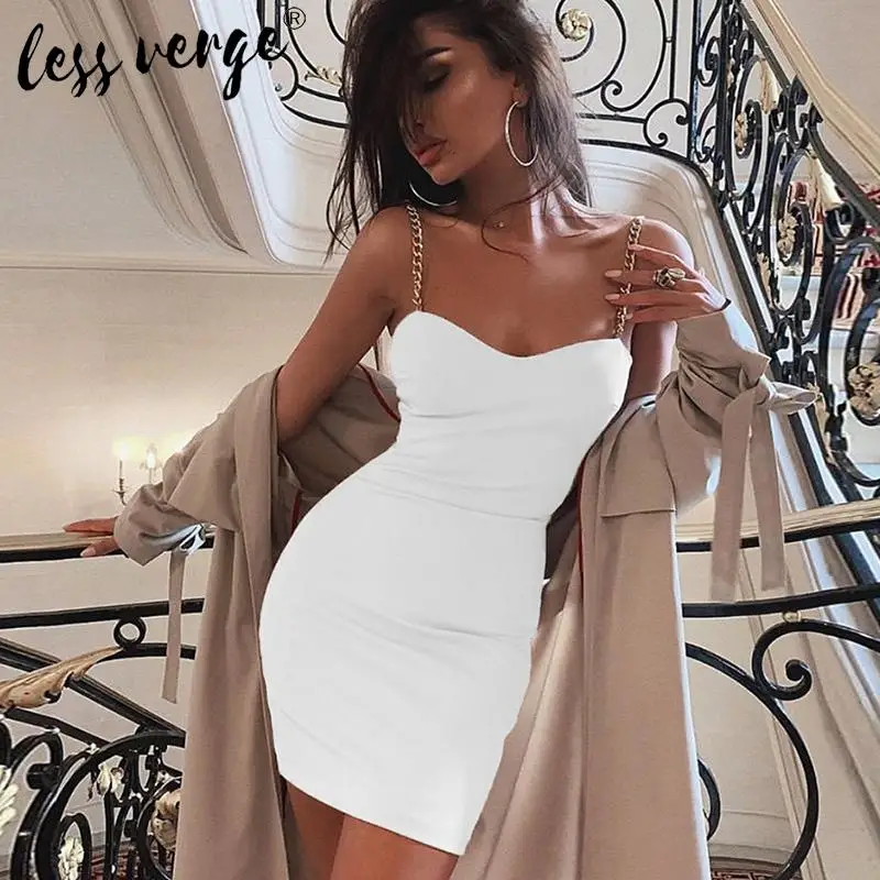 Элегантное короткое черное вечернее платье с золотой цепочвечерние женское