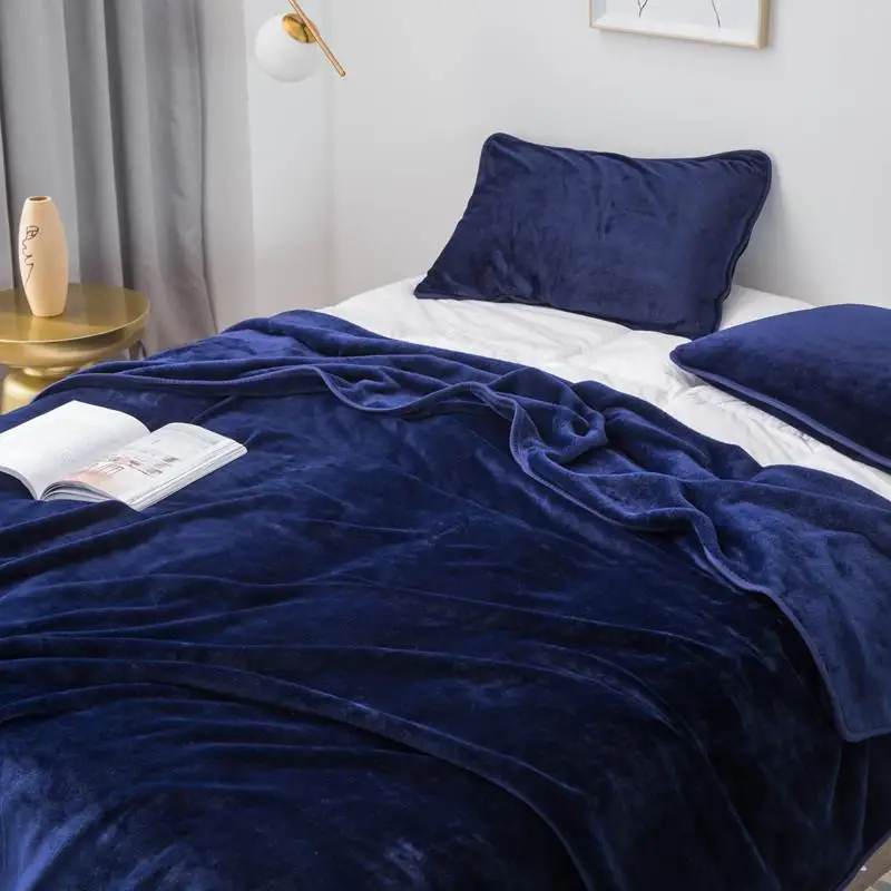 Мягкое теплое одеяло Raschel 320 г зимний лист однотонное покрывало фланелевое для