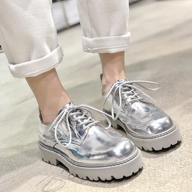 Женские туфли-оксфорды из лакированной воловьей кожи на шнуровке толстом