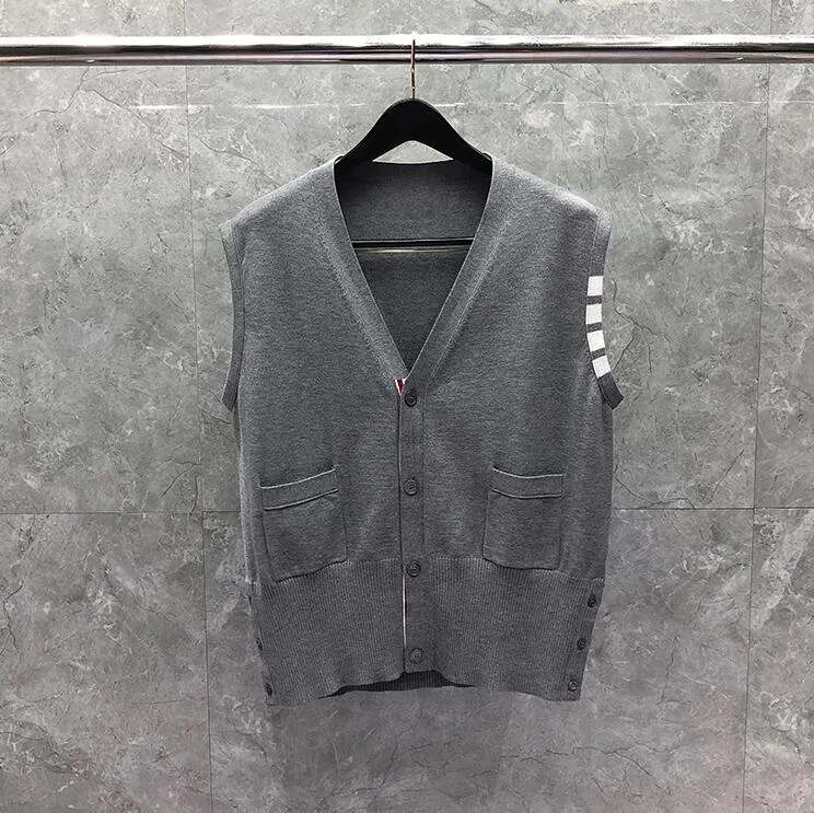 

2021 Fashion Brand Spring Autumn Vest Solid Wool Cotton Casual Sweaters Men Women Slim Fit Coat Sleeveless Jacket
