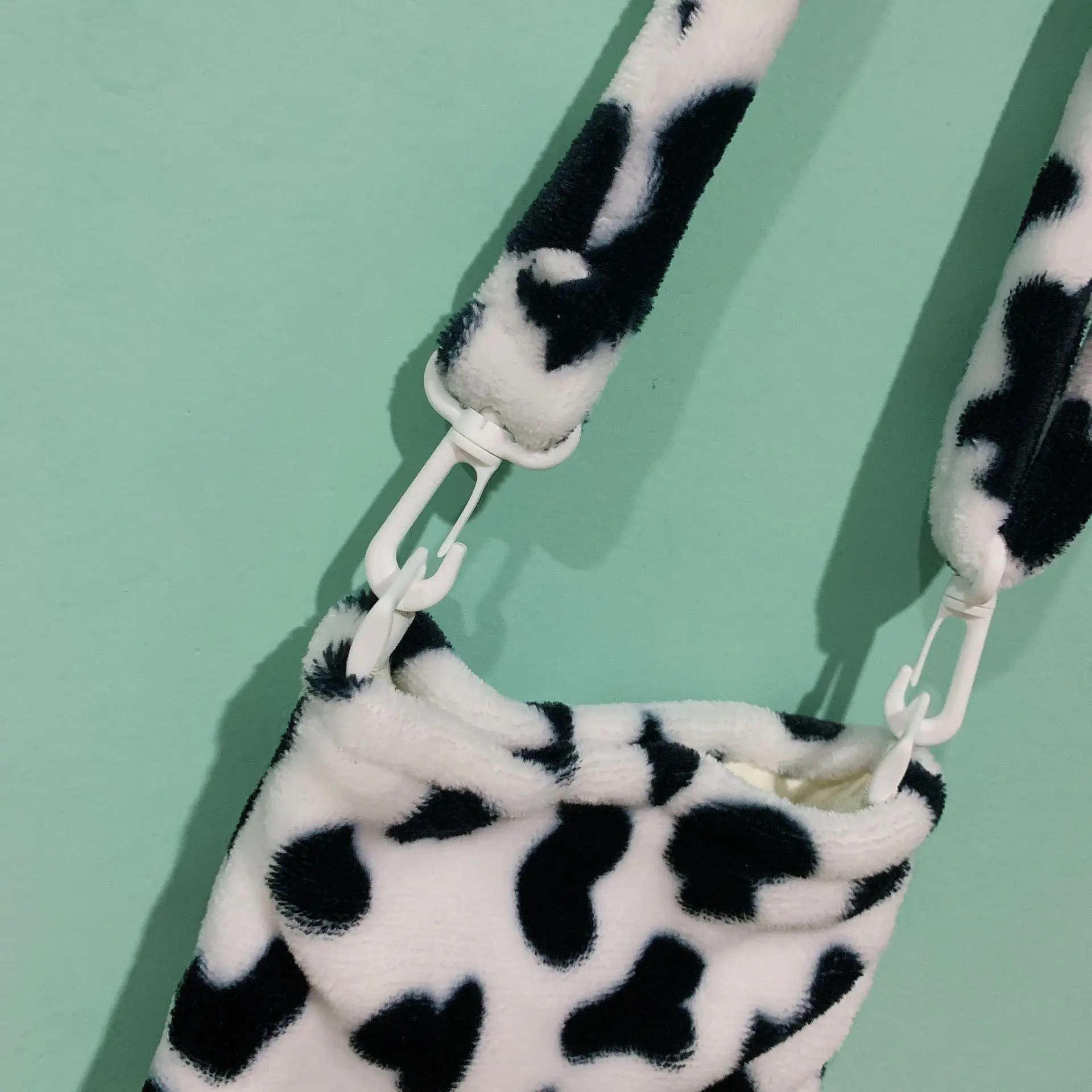 

Cow Plush Messenger Bag Shoulder Bag Faux Fur Winter New Pattern Small Square Bag Handbag Furry Fluffy