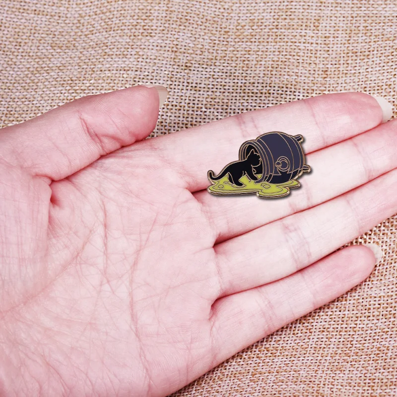 Светящаяся брошь в виде котёнка эмалированная форме черной кошки значок Magic Potion