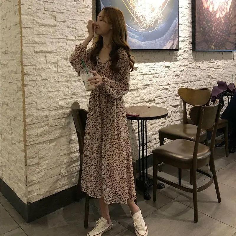 

Женское осеннее модное свободное платье с длинным рукавом, новинка 2021, женские Платья с цветочным принтом и V-образным вырезом, женское плат...