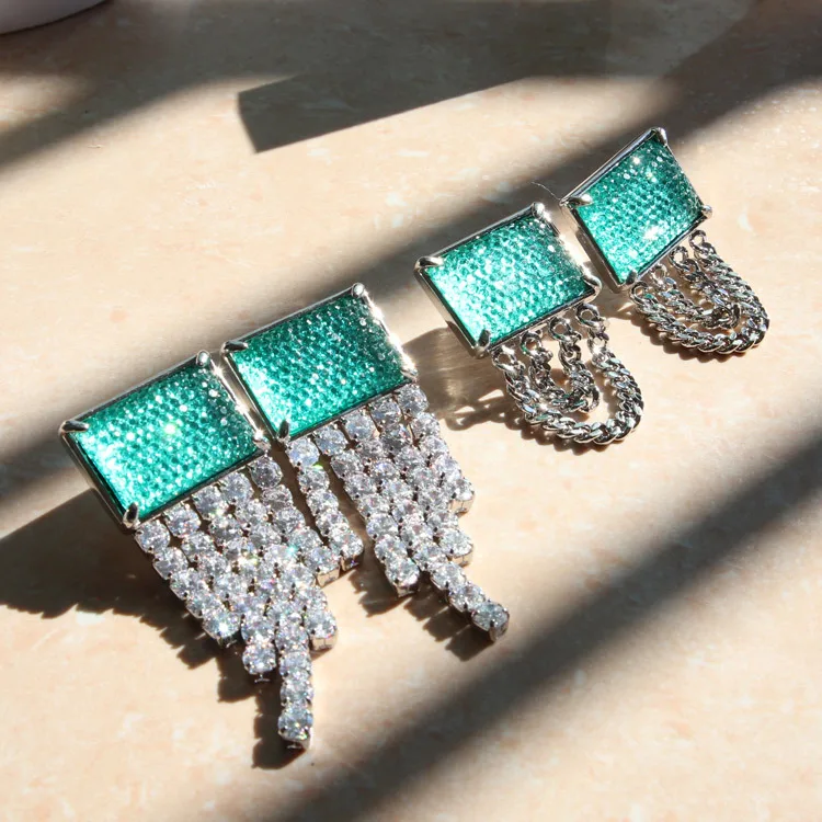 

Brass Refined Version Green Diamond Full Diamond Chain Tassel Earrings Resin Emerald Design Sense Star Stud Earrings