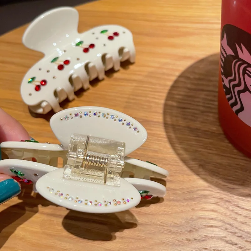 

2021 Vintage Romantic Rhinestone Cherry Acrylic Hair Clip Claws Hairpin Headwear for Women Makeup Bath Hair Accessories