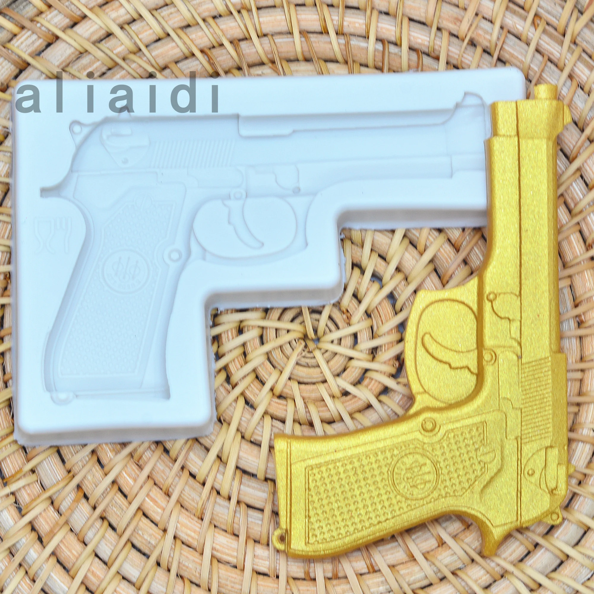 

Gun Silicone Molds For Baking Kitchen Resin Baking Tools Dessert Pistol Chocolate Lace Decoration Cake Pastry Fondant Mould X19