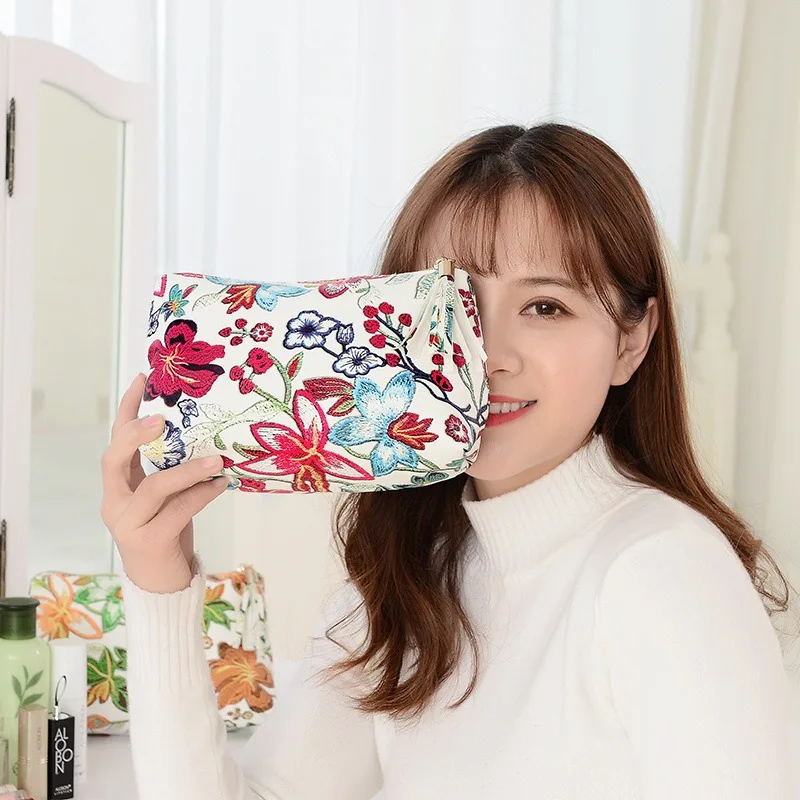 

2021 new embroidery cosmetic bag large capacity Portable Travel Toiletries and cosmetics storage bag lipstick bag kawaii pouch