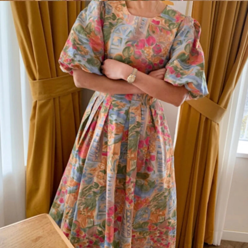 

2021 new printed pleated retro dress women