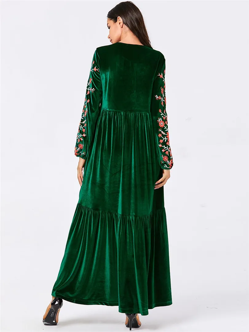 Мусульманское женское платье с длинными рукавами бархатное вышивкой в Дубае