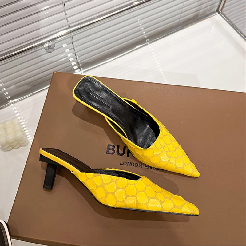 Женские туфли-лодочки MONMOIRA разноцветные с рыбьей текстурой и заостренным носком